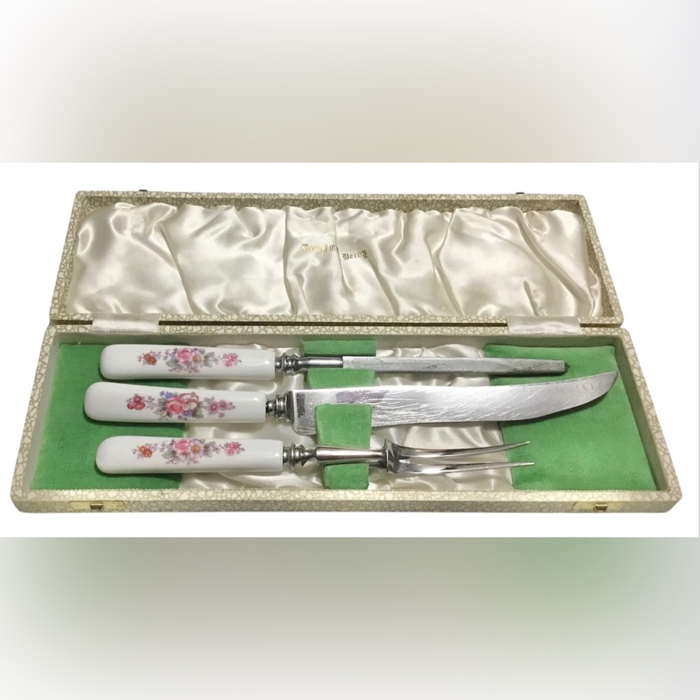 Rare Vintage Royal Crown Derby Carving Set
“Derby Posies”